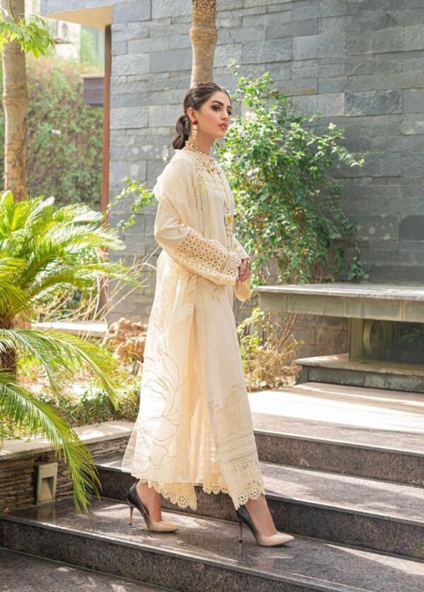 Buy MUSHQ Valentina Luxury Lawn & Organza Embroidered Suit 2025