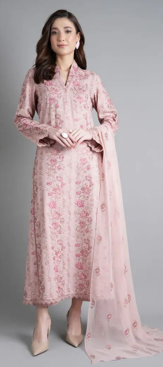 Embroidered Lawn 3 Piece Suit