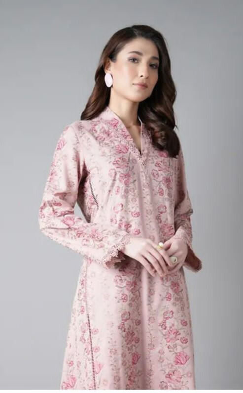 Embroidered Lawn 3 Piece Suit