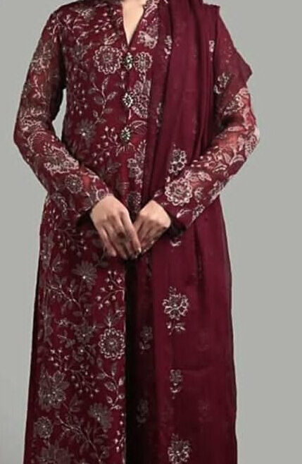 Embroidered Lawn 3 Piece Suit