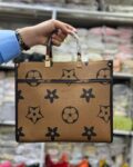 Tote bag in Pakistan