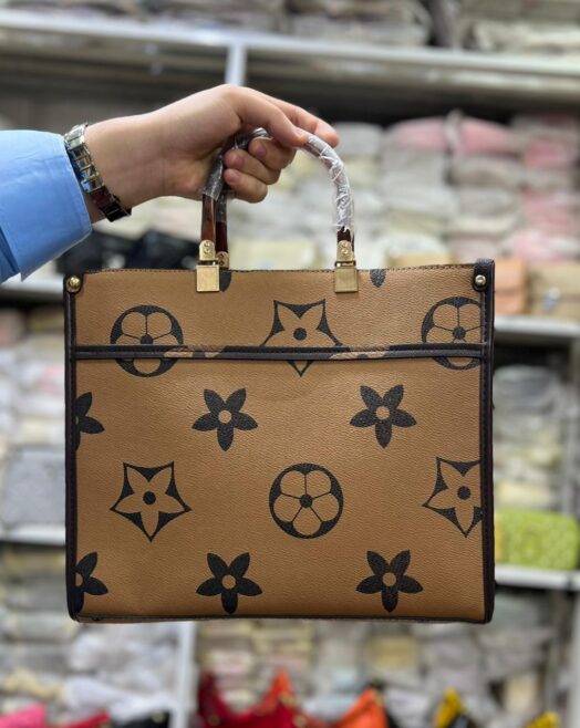 Tote bag in Pakistan