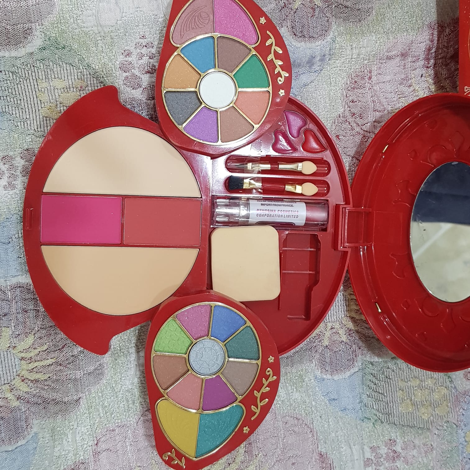 KMES Oval Makeup Kit with Mirror
