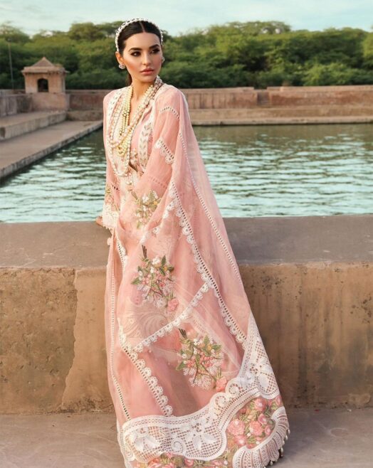 Embroidered Lawn 3 Piece Suit